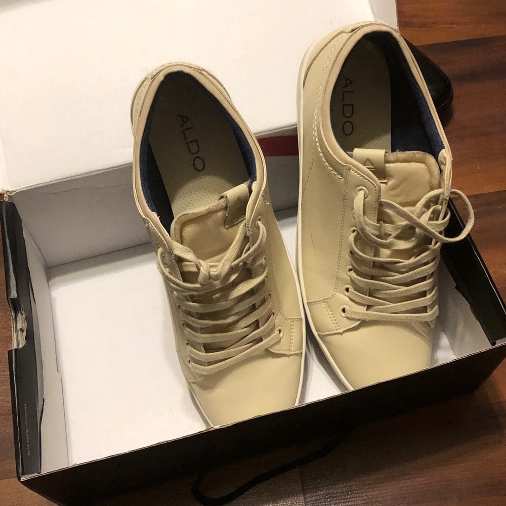 Men causal shoes